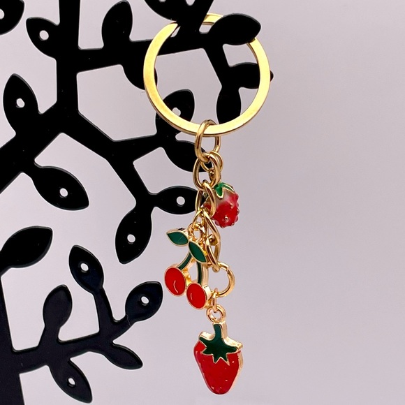 DAINTY RED BERRIES | Bag Charm | Keychain (Brand New!) ✨ - Picture 1 of 12